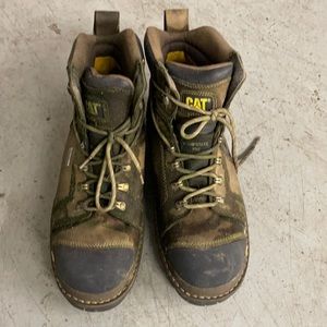 CAT. Old work boots.